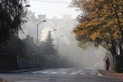 Giszowiec, Ulica Radosna spowita dymem z domowych pieców węglowych