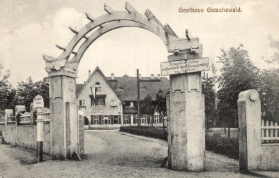 Główna brama do parku w swojej pierwotnej formie