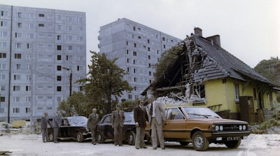 Giszowiec, Częściowo wyburzony dom przy ul. Kirowa. Fotos z filmu „Paciorki Jednego Różańca”.