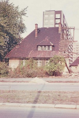 Giszowiec, Dom urzędniczy przy ul. Tyskiej w trakcie prac wyburzeniowych