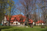 Giszowiec, Dom kultury wśród wiosennej zieleni